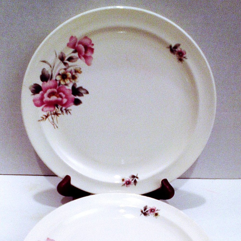 Four (4) vintage FS Romanian Luncheon Plates, Lunch Plates, Romania, Dinnerware
